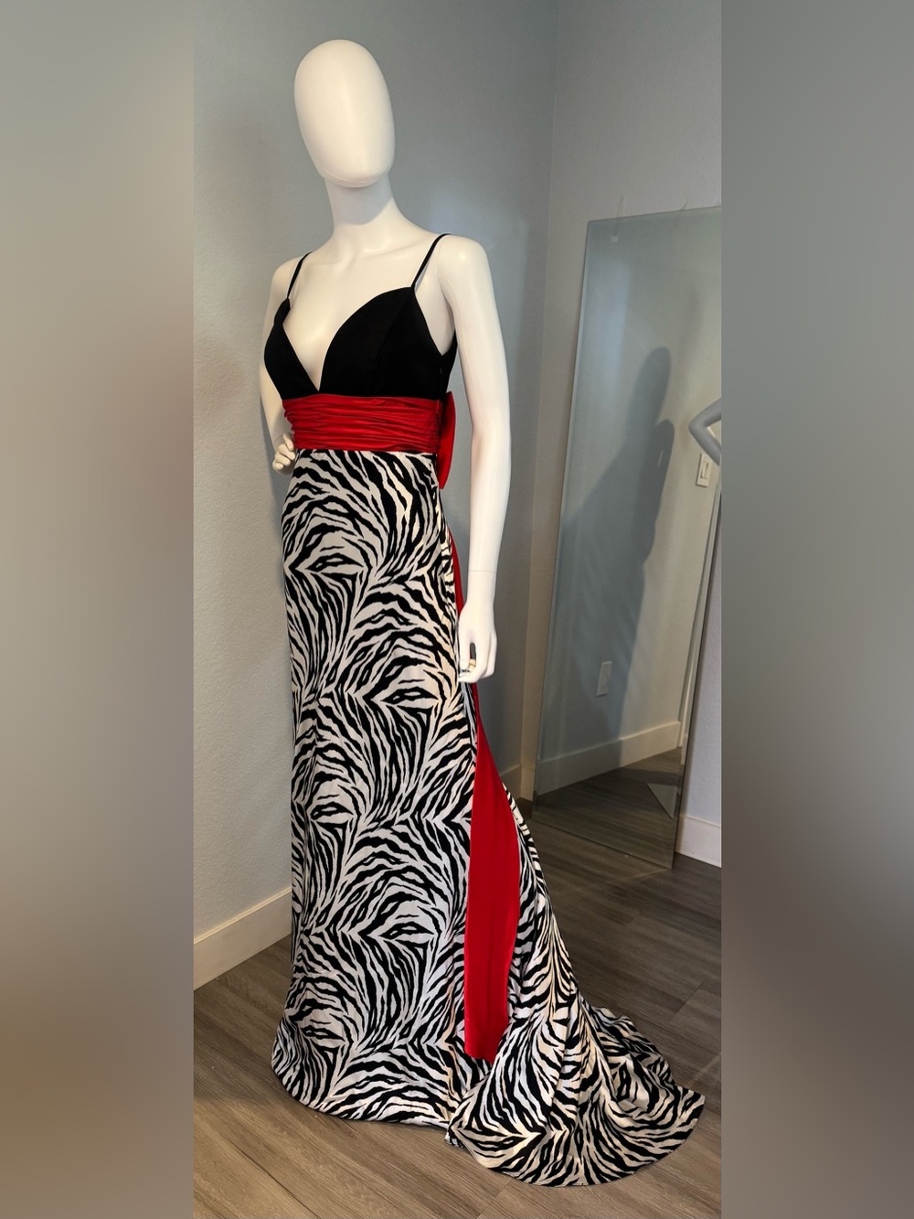 Jovani Vintage Y2K Zebra Print Silk Formal Gown Red Bow & Rosette Detail - 10